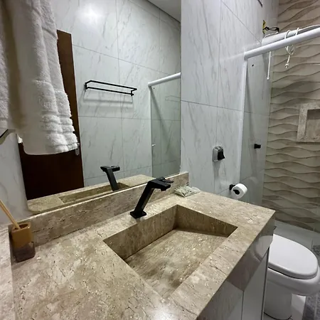 Apartamento Completo Para Quatro Pessoas Ou Um Quarto Com Sala E Cozinha Para Duas Pessoas Sinop Exterior photo