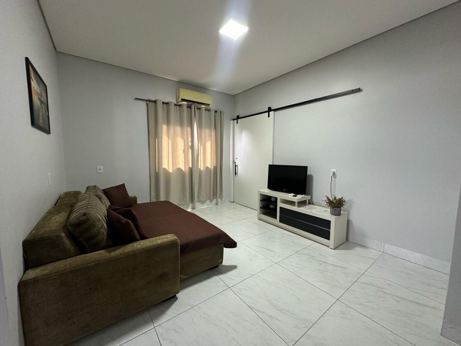Completo Quatro Pessoas Ou Um Com Sala E Cozinha Duas Pessoas Apartment