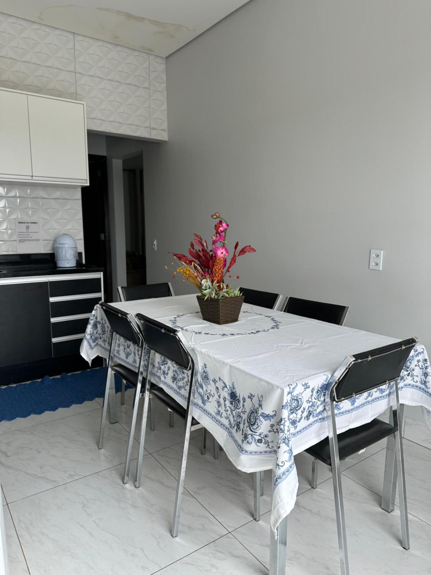 Completo Quatro Pessoas Ou Um Com Sala E Cozinha Duas Pessoas Sinop
