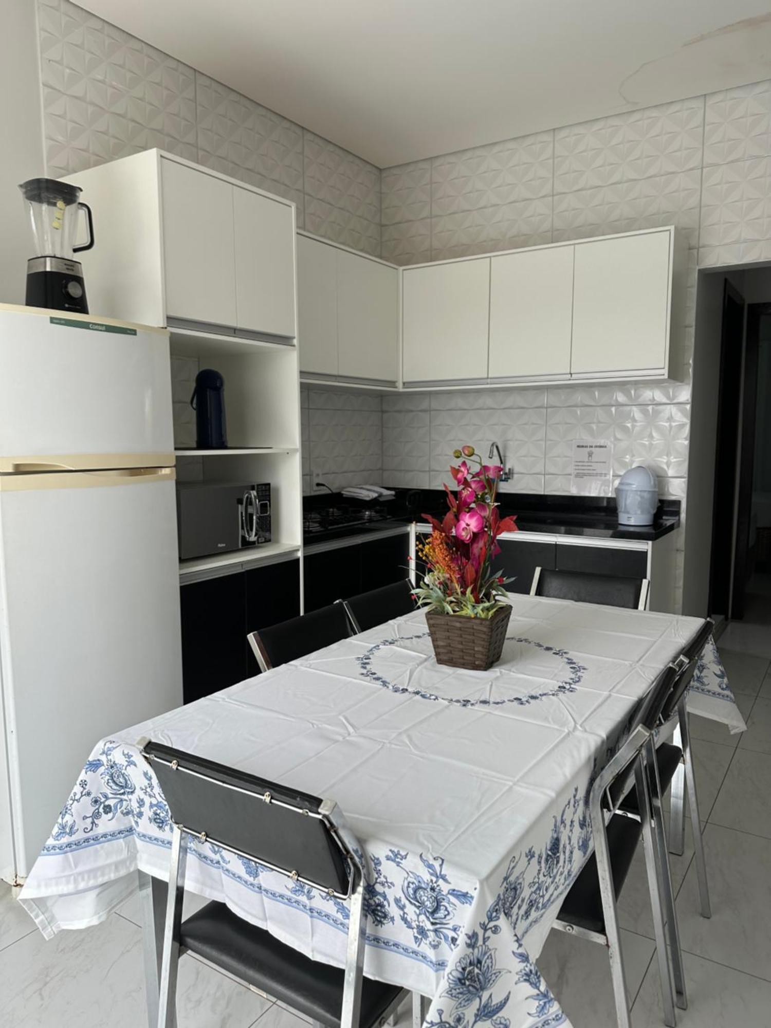 Completo Quatro Pessoas Ou Um Com Sala E Cozinha Duas Pessoas * Sinop
