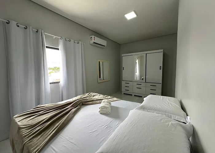 Apartamento Completo Para Quatro Pessoas Ou Um Quarto Com Sala E Cozinha Para Duas Pessoas